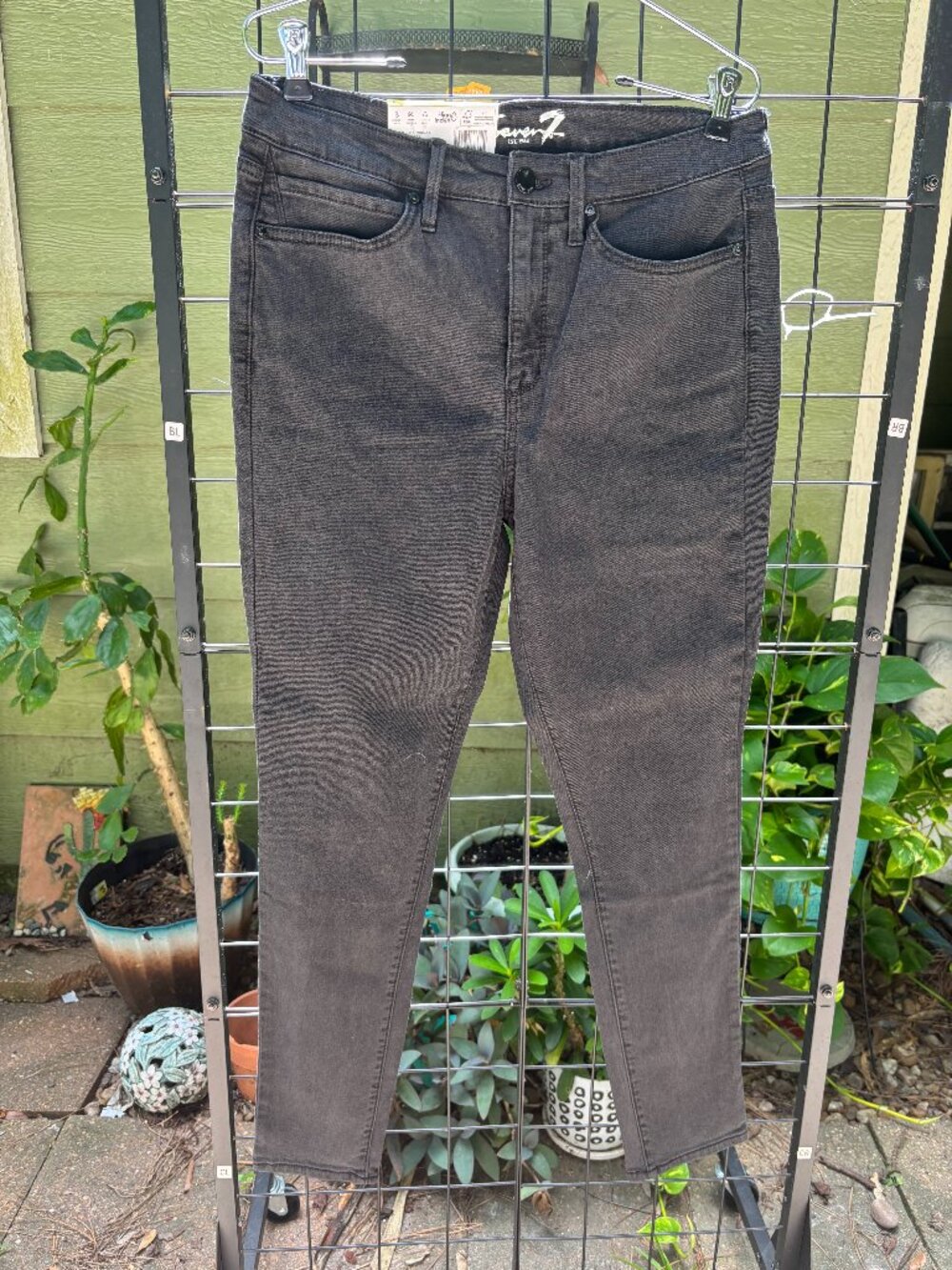 NWT Ladies Sz 8 Black Denim Jeans